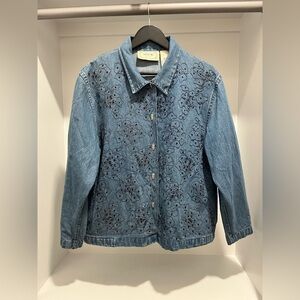 Vintage Tantrums lightweight Blue Denim Jacket Floral Embroidery beading Medium
